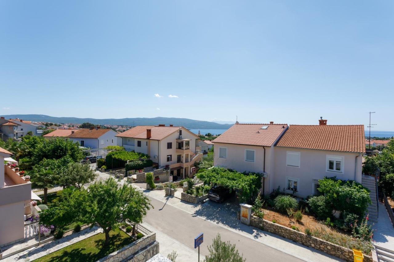 Apartments Lacic Krk Town Buitenkant foto