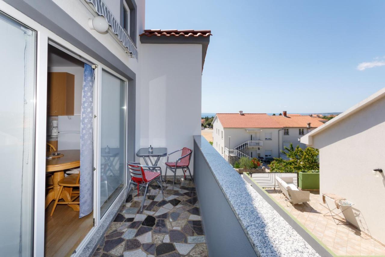 Apartments Lacic Krk Town Buitenkant foto