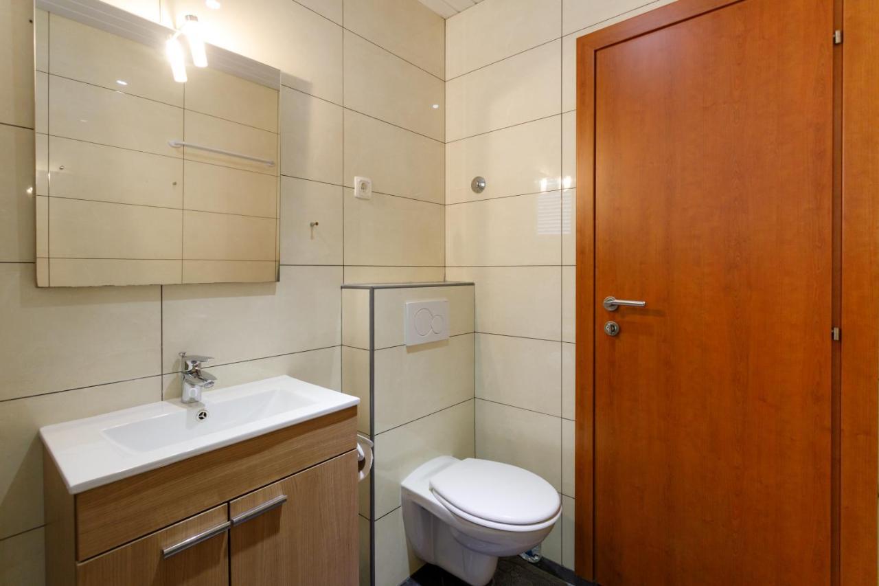 Apartments Lacic Krk Town Buitenkant foto