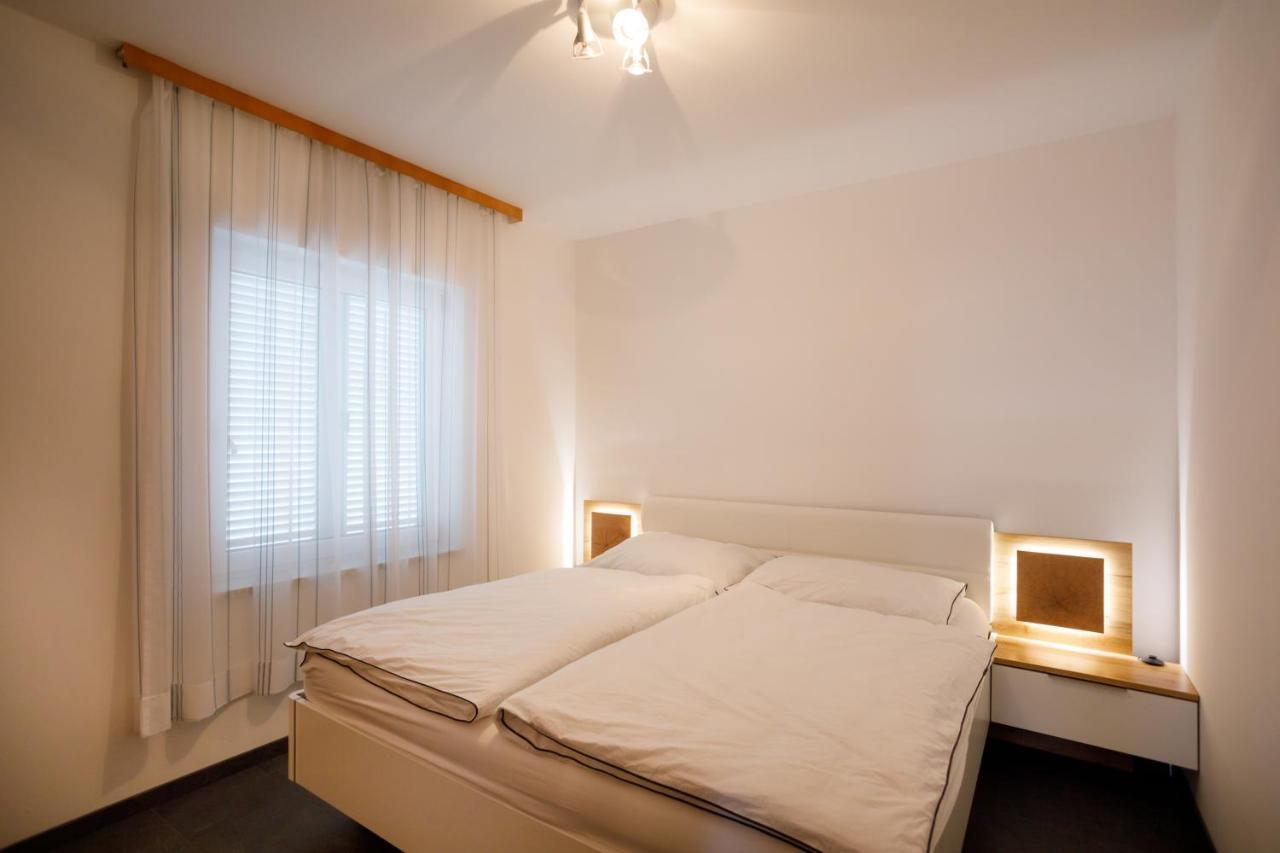 Apartments Lacic Krk Town Buitenkant foto